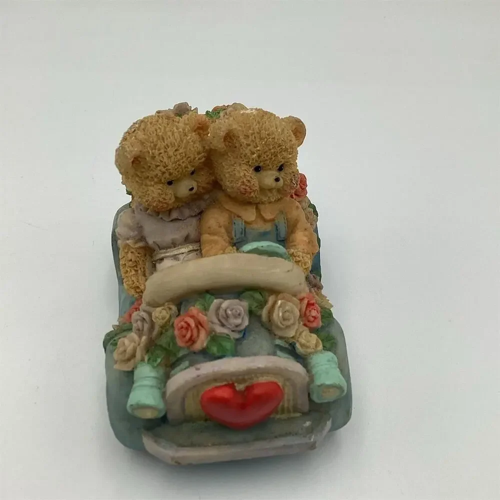 Country Cubs Bear Couple in Lovebug Car Figurine‎ with Roses & Hearts